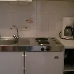 شقة Lucilla